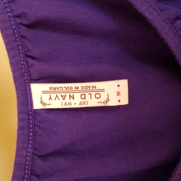 Old Navy t-shirt - Picture 2 of 3